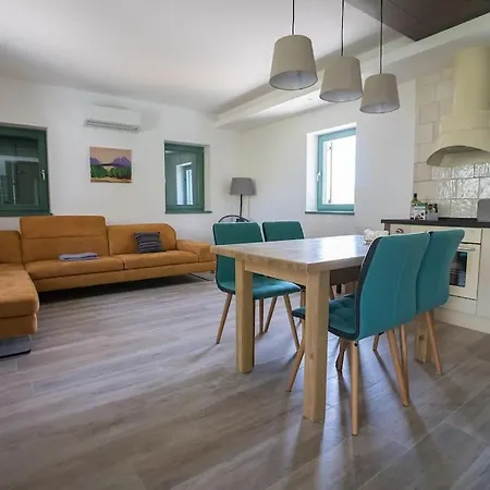 Easy Bogoma - 2 Apartments, Breathtaking Views Holiday home Pecsely