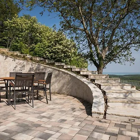 Easy Bogoma - 2 Apartments, Breathtaking Views Case de vacanță
