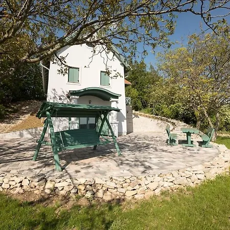 Easy Bogoma - 2 Apartments, Breathtaking Views Case de vacanță Pécsely